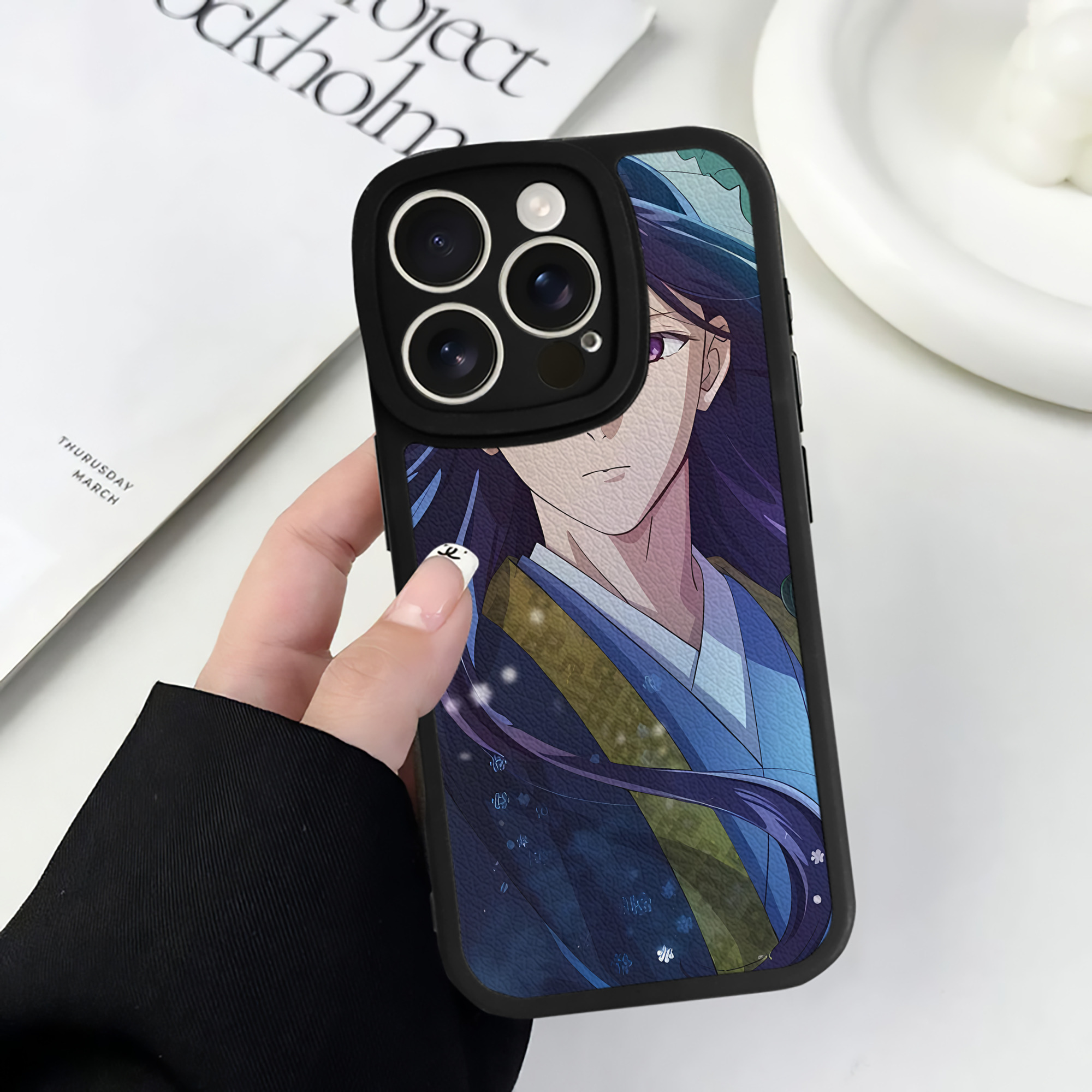 （画像用） 薬屋のひとりごと The Apothecary Diaries 【iPhone 16シリーズ対応】シリコンスマホケース（レザー調） 材質：シリコン